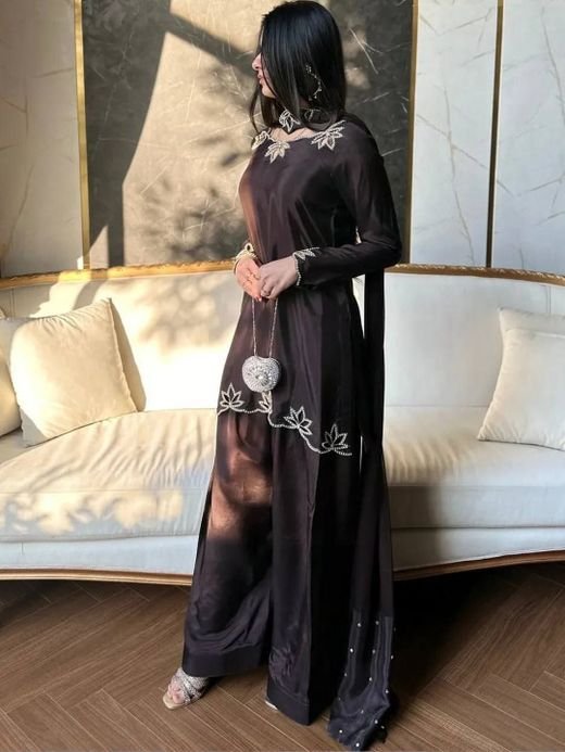 ISRL Enterprise Floral Embroidered Kurta with Palazzos & Dupatta